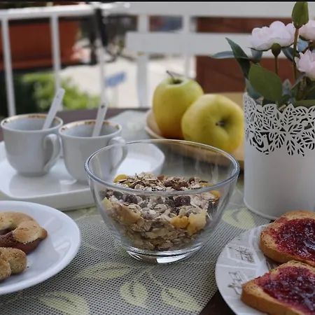 Diana Oda ve Kahvaltı *